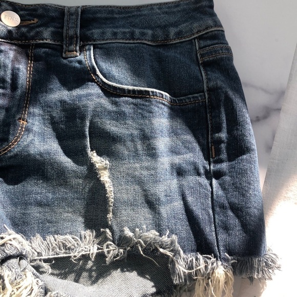 Victoria’s Secret PINK Denim Cutoff Distressed Raw Hem Jean Shorts 6 - Picture 4 of 10